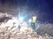 Возвращались с отдыха в Республике Алтай и застряли ночью в сугробе Возвращались с отдыха в Республике Алтай и застряли ночью в сугробе