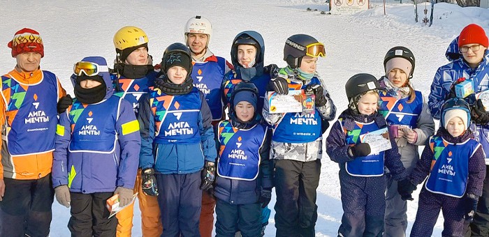 В Горно-Алтайске открыли горнолыжный сезон для «особенных» детей