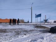 Две женщины попали в больницу после столкновения легковушки с грузовиком Две женщины попали в больницу после столкновения легковушки с грузовиком