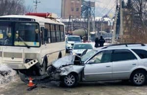 Двухлетний ребенок госпитализирован после ДТП с пассажирским автобусом Двухлетний ребенок госпитализирован после ДТП с пассажирским автобусом