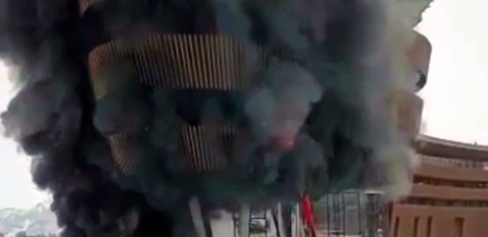 В строящемся корпусе курорта «Манжерок» произошел пожар (видео)