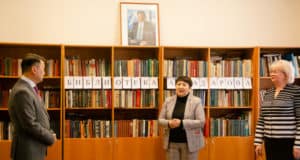 Центр алтаистики и тюркологии ГАГУ получил в дар личную библиотеку Аржана Адарова