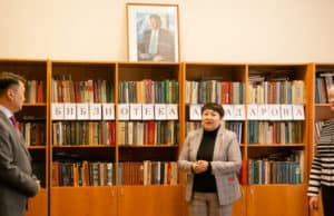 Центр алтаистики и тюркологии ГАГУ получил в дар личную библиотеку Аржана Адарова