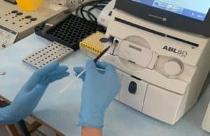 Кош-Агачская больница получила новый анализатор газов крови