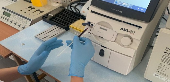 Кош-Агачская больница получила новый анализатор газов крови