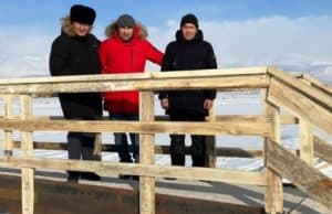 В Кош-Агаче построили пешеходный мост через Чую