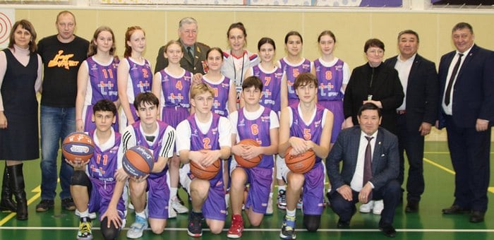 Школьники Горно-Алтайска встретились с легендами спорта