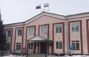 В Шебалинском районе чиновнице объявили выговор за то, что она немного поруководила мужем