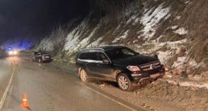 Отметивший 23 февраля сельчанин сел за руль и отправил в больницу молодую женщину