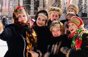 Масленицу на центральной площади отпраздновали 4 тыс. человек