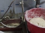 Грязь, дым, следы жира: в Чойском районе из-за антисанитарии закрыли пекарню Грязь, дым, следы жира: в Чойском районе из-за антисанитарии закрыли пекарню