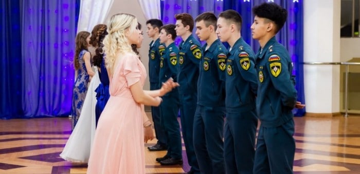 В Горно-Алтайске выбрали короля и королеву «Бала кадетов»