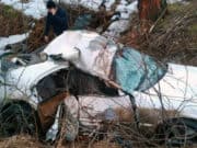 Врезался в столб, разбил машину и попал в больницу Врезался в столб, разбил машину и попал в больницу