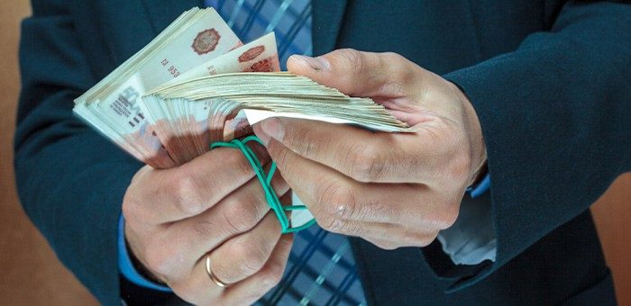 В Горно-Алтайске бизнесмена поймали на крупной взятке