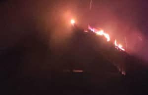 Двухэтажный жилой дом сгорел на Турбазе «Юность»