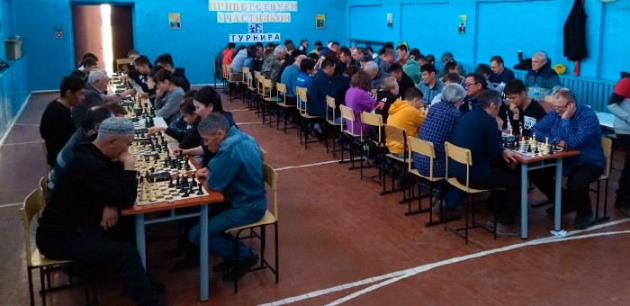 Турнир по шахматам памяти Александра Тобоева прошел в Шебалино