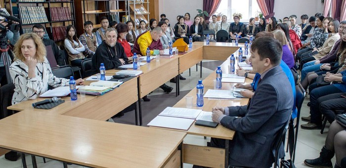 Круглый стол «Письменная культура Алтая» прошел в Горно-Алтайске