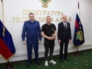 В Республики Алтай пять сирот получили долгожданные ключи от новых квартир