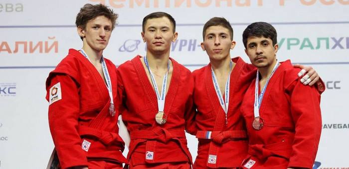Самбисты из Республики Алтай стали призерами Чемпионата России