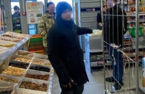 Подросток с ножом хотел ограбить магазин, но ему помешал друг