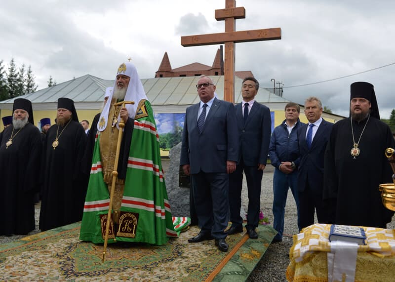 Освящение закладного камня на месте строительства собора в Горно-Алтайске, август 2016 года