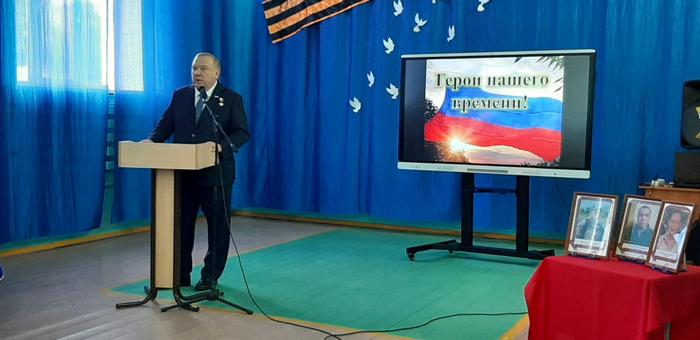 Владимир Шаманов провел Урок мужества в школе Горно-Алтайска