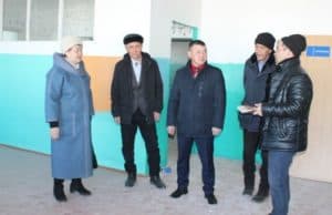 Спикер Кош-Агачского райсовета Санаш Дидунов проверил ход капремонта в Жана-Аульской школе Спикер Кош-Агачского райсовета Санаш Дидунов проверил ход капремонта в Жана-Аульской школе