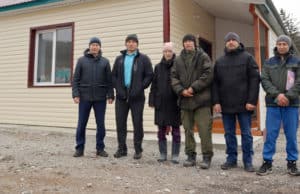 В Усть-Кане сиротам вручили ключи от квартир В Усть-Кане сиротам вручили ключи от квартир