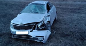 Турист из Ярославской области разбил машину возле Еланды, два человека попали в больницу Турист из Ярославской области разбил машину возле Еланды, два человека попали в больницу