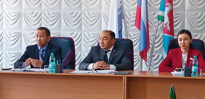 Депутаты одобрили отчет о деятельность администрации Усть-Канского района