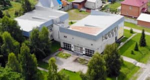 Фирму, заключившую контракты на ремонт школ в Чемале и Майме, включили в реестр недобросовестных поставщиков