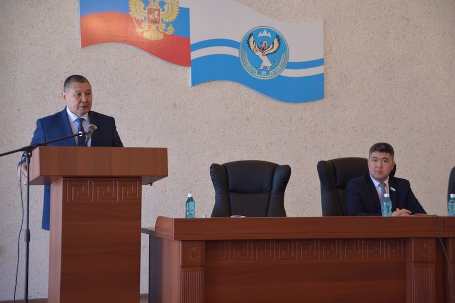 Глава Онгудайского района отчитался перед гражданами и депутатами