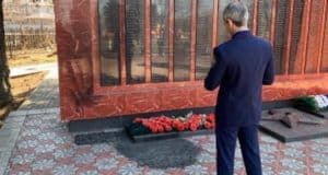 Бастрыкин поручил возбудить уголовное дело по факту вандализма на Мемориале славы в Майме
