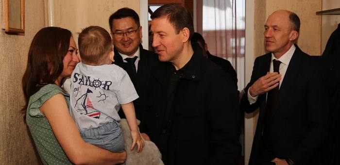 Андрей Турчак в Горно-Алтайске встретился с семьей мобилизованного и участниками СВО