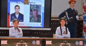 «Парты Героев» открыли в Онгудае в честь бойцов СВО
