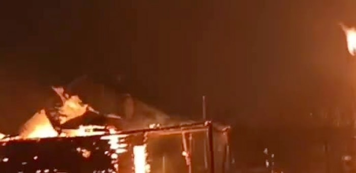 В Алферово произошел крупный пожар, пострадал человек