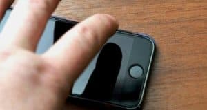 В Усть-Коксинском районе подростки перевели себе с чужого телефона почти 10 тысяч рублей