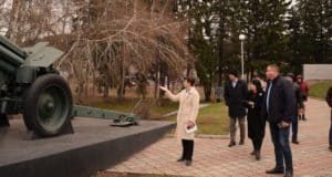 Горно-Алтайск готовится ко Дню Победы