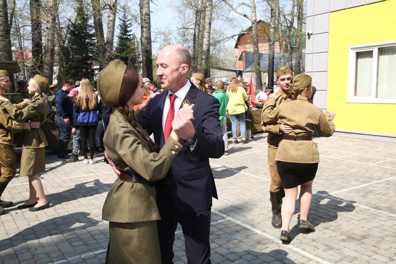 «Священный праздник»: День Победы отметили в Горно-Алтайске и в районах республики 