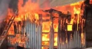 В Ынырге загорелся жилой дом