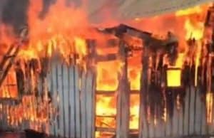 В Ынырге загорелся жилой дом