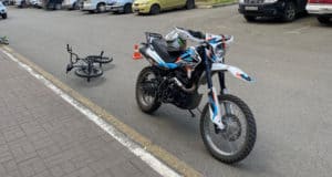 Подросток на мотоцикле сбил 8-летнюю велосипедистку в Горно-Алтайске