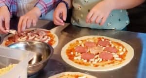 Мастер-класс по изготовлению пиццы провели для детей на ГЛК «Телецкий»