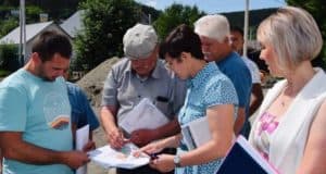 В Горно-Алтайске проверили ход работ на важных объектах