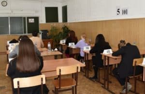 Три девятиклассницы сдали госэкзамен по английскому языку на максимальный балл