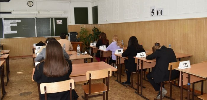 Три девятиклассницы сдали госэкзамен по английскому языку на максимальный балл