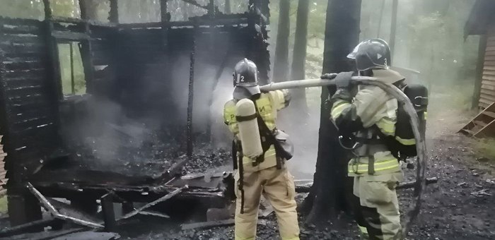 На турбазе «Шале прискальный» вновь произошел пожар