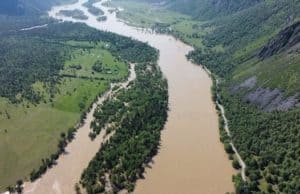 Уровень воды в реке Чулышман за сутки снизился на 14 см