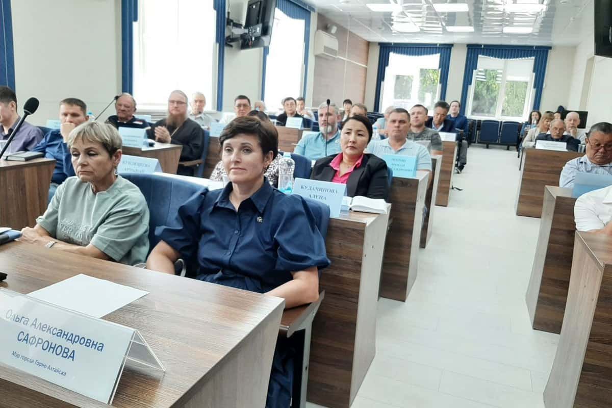 Депутаты, общественники и учёные обсуждают, сколько всё-таки лет Горно-Алтайску 