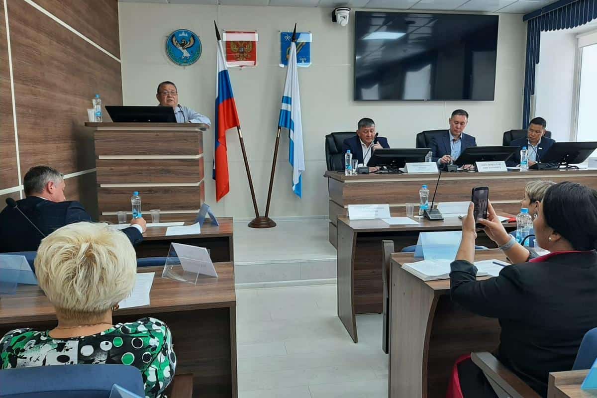 Депутаты, общественники и ученые обсуждают, сколько все-таки лет Горно-Алтайску 